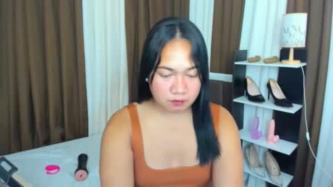 Snapshot of tsuncutkaren chatting on 09/17/25, 02:13 Karen Oquio online show from 09/17/25, 02:13