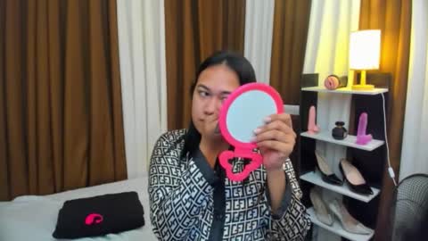 Snapshot of tsuncutkaren chatting on 10/12/25, 04:44 Karen Oquio online show from 10/12/25, 04:44