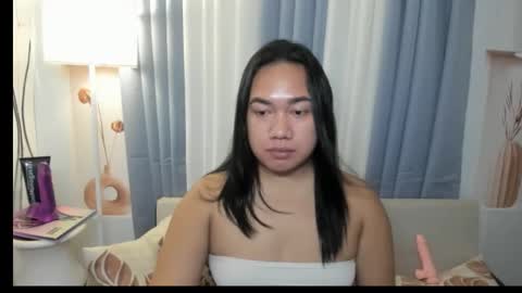 Karen Oquio online show from 11/15/25, 04:58