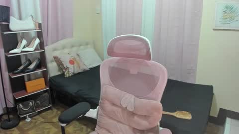 Snapshot of tsuncutrhein chatting on 09/18/25, 05:53 tsuncutrhein online show from 09/18/25, 05:53