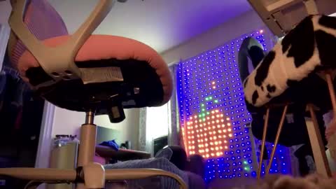 MOCHI NEXT DOOR online show from 09/08/25, 05:45