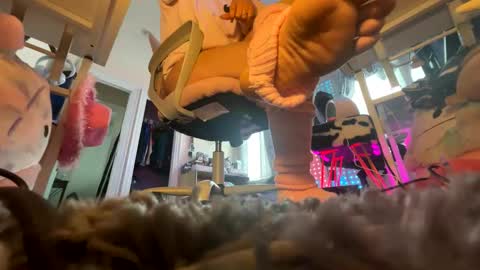 MOCHI NEXT DOOR online show from 02/05/26, 05:28