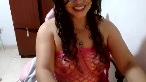 Snapshot of tuzusy chatting on 05/26/26, 06:31 tuzusy online show from 05/26/26, 06:31