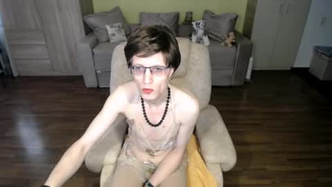 Clementine online show from 04/18/26, 08:29