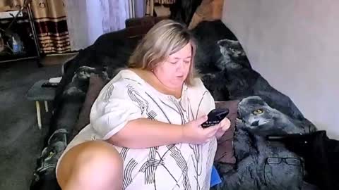 Lana online show from 10/21/25, 09:43