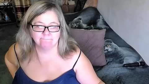 Lana online show from 11/16/25, 07:30