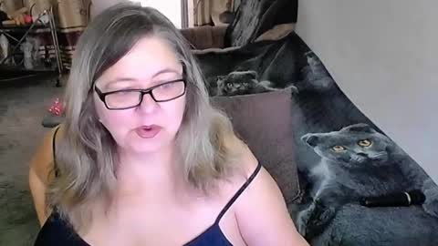 Lana online show from 04/12/26, 12:59