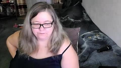 Lana online show from 04/15/26, 10:54