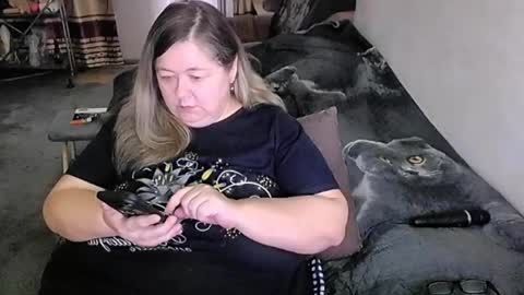 Snapshot of tviks chatting on 04/20/26, 12:24 Lana online show from 04/20/26, 12:24