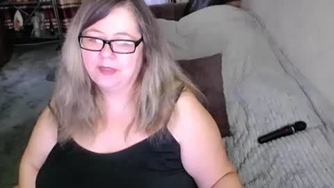 Snapshot of tviks chatting on 06/18/26, 11:53 Lana online show from 06/18/26, 11:53