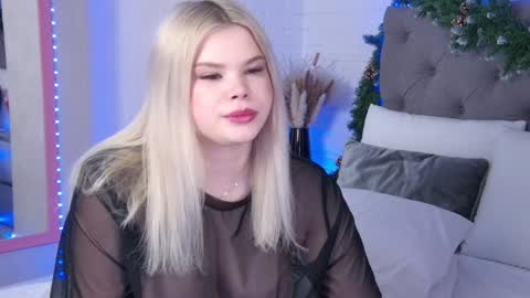 Hallie online show from 01/08/25, 01:11