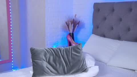 Hallie online show from 01/18/25, 05:10