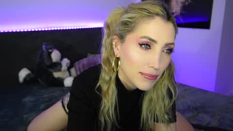 MayCarrey online show from 12/22/24, 10:25