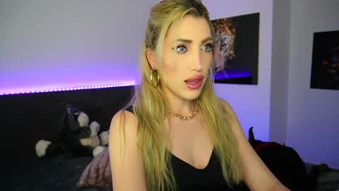 MayCarrey online show from 01/01/25, 07:21