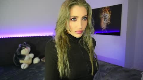 MayCarrey online show from 01/15/25, 12:19