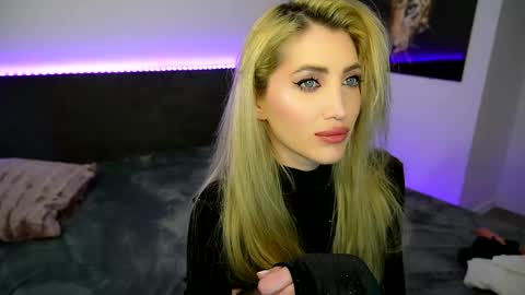 MayCarrey online show from 02/25/25, 04:35