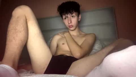 Snapshot of twi154046 chatting on 10/15/25, 03:23 twi154046 online show from 10/15/25, 03:23