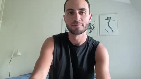 Snapshot of twikboy chatting on 01/10/25, 04:01 Twinkboy online show from 01/10/25, 04:01