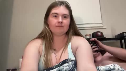 Snapshot of twinfl4m3ss chatting on 01/14/26, 02:06 twinfl4m3ss online show from 01/14/26, 02:06