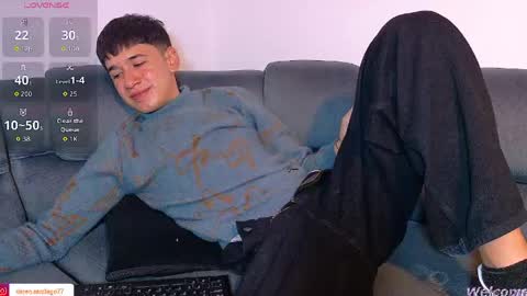 Snapshot of twink_daren chatting on 04/20/26, 07:37 Mr Daren online show from 04/20/26, 07:37