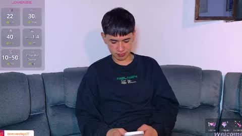 Snapshot of twink_daren chatting on 04/22/26, 06:42 Mr Daren online show from 04/22/26, 06:42