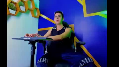 Snapshot of twink_scott19 chatting on 10/18/25, 08:31 twink_scott19 online show from 10/18/25, 08:31