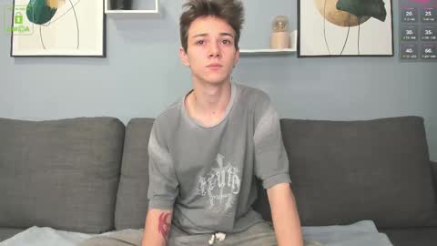 Snapshot of twinkguy_slim chatting on 09/23/25, 11:13 Viego Pattel online show from 09/23/25, 11:13