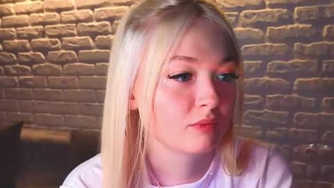 Snapshot of twinklefluff chatting on 03/05/25, 04:34 twinklefluff online show from 03/05/25, 04:34