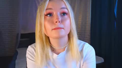 Snapshot of twinklefluff chatting on 03/07/25, 04:24 twinklefluff online show from 03/07/25, 04:24