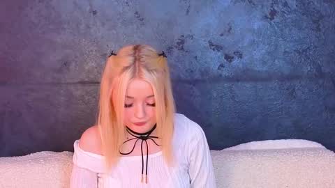 Snapshot of twinklefluff chatting on 03/08/25, 08:11 twinklefluff online show from 03/08/25, 08:11