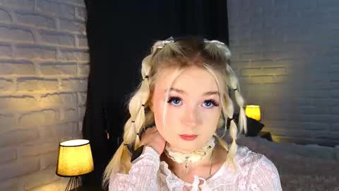 Snapshot of twinklefluff chatting on 10/11/25, 04:05 twinklefluff online show from 10/11/25, 04:05