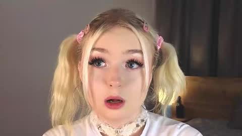 Snapshot of twinklefluff chatting on 10/29/25, 04:09 twinklefluff online show from 10/29/25, 04:09