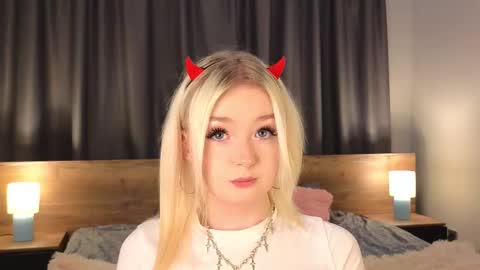 twinklefluff online show from 11/04/25, 04:17