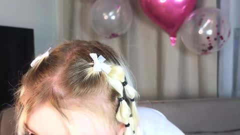 twinklefluff online show from 11/28/25, 04:20