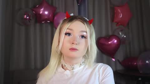 twinklefluff online show from 11/30/25, 04:11