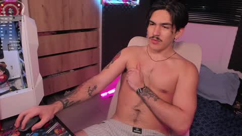 Snapshot of twinkpartyuncut chatting on 01/12/25, 02:14 MASTER GERRY online show from 01/12/25, 02:14