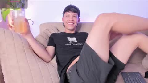 twinksboys_23 online show from 10/08/25, 09:01