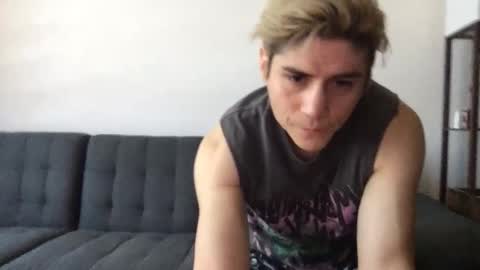 Derrick online show from 10/19/25, 04:51