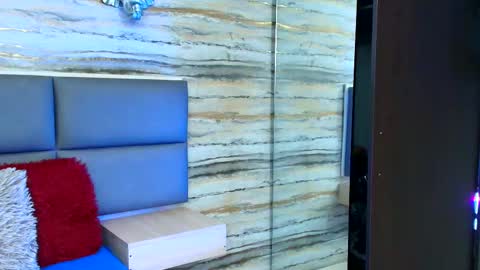 twinslovers_ online show from 10/25/25, 10:04