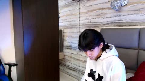 twinslovers_ online show from 11/23/25, 02:11