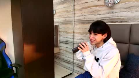 twinslovers_ online show from 12/05/25, 03:26