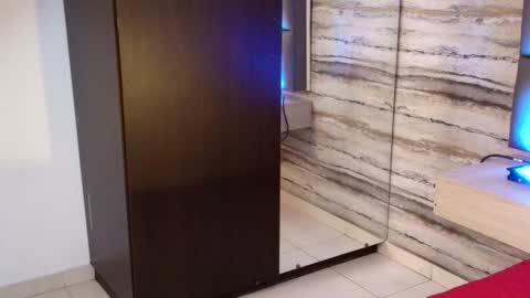 twinslovers_ online show from 12/17/25, 03:34