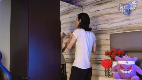 twinslovers_ online show from 02/21/26, 04:02