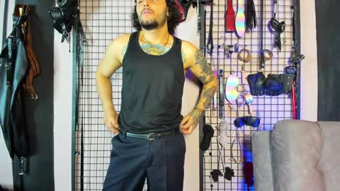 Clio  Tadeo online show from 12/31/24, 08:34