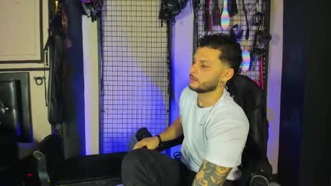 Clio  Tadeo online show from 11/17/25, 04:40