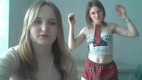 Lina and Katia online show from 04/07/26, 11:10