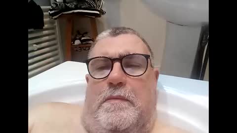 twohats2810 online show from 01/08/26, 07:27