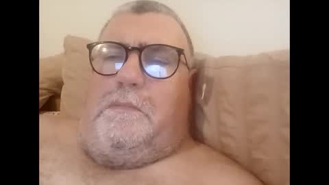 twohats2810 online show from 02/01/26, 05:22