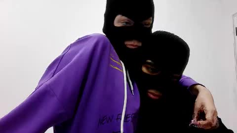 twoheartsonesoul_ online show from 02/22/26, 08:02