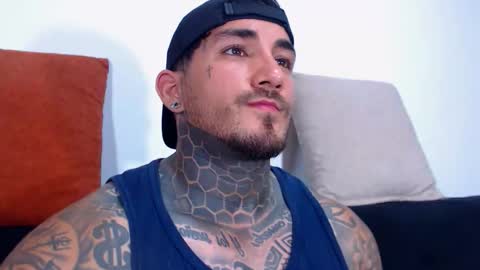 Angel online show from 09/30/25, 07:08